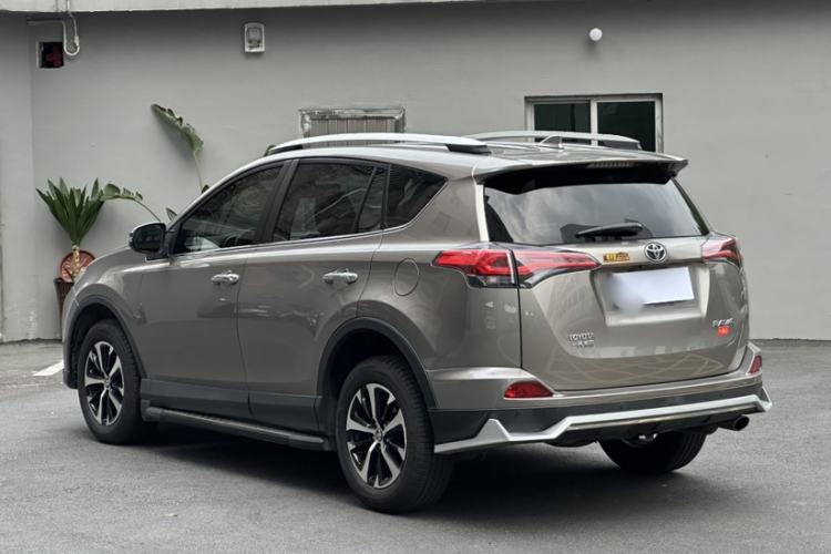 Used Toyota RAV4 2016 2.0L CVT Two-Wheel Drive Smart Edition China V Standard Exterior 1