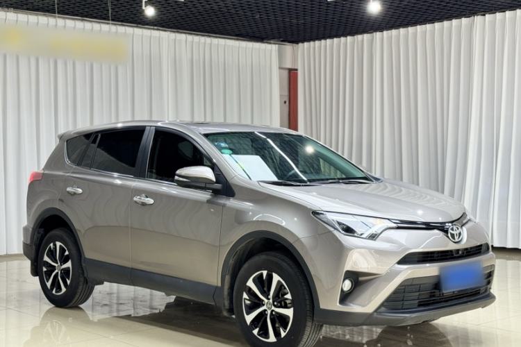 Used Toyota RAV4 2016 2.0L CVT Two-Wheel Drive Fashion Edition China V Standard Exterior 1