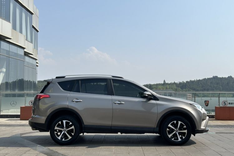 Used Toyota RAV4 2016 2.0L CVT Two-Wheel Drive Smart Edition China V Standard Exterior 3