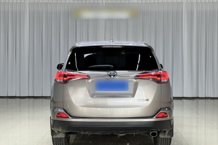 Used Toyota RAV4 2016 2.0L CVT Two-Wheel Drive Fashion Edition China V Standard Exterior 3