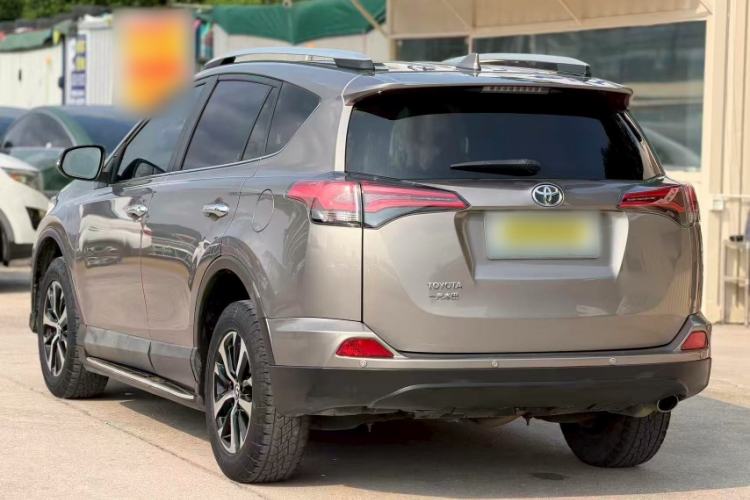 Used Toyota RAV4 2016 2.0L CVT Two-Wheel Drive Fashion Edition China V Standard Exterior 5