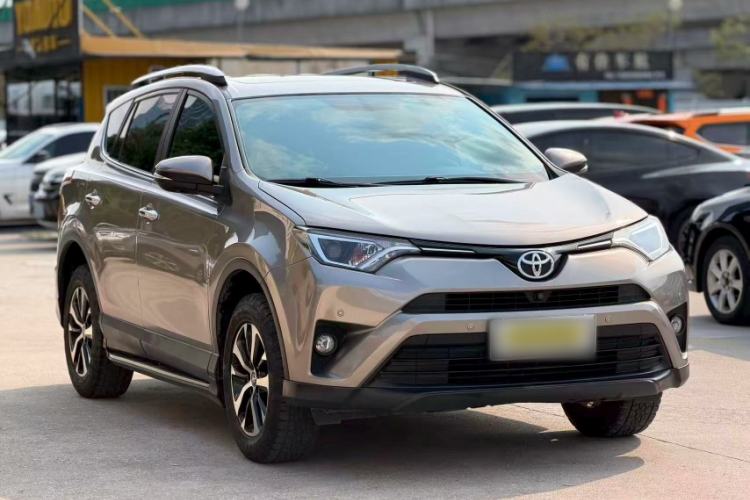 Used Toyota RAV4 2016 2.0L CVT Two-Wheel Drive Fashion Edition China V Standard Exterior 6
