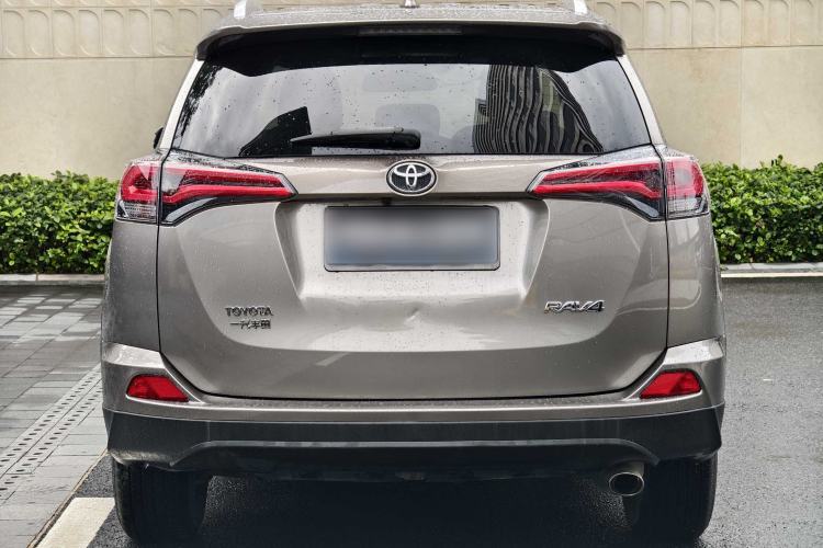 Used Toyota RAV4 2016 2.0L CVT Two-Wheel Drive Fashion Edition China V Standard Exterior 6