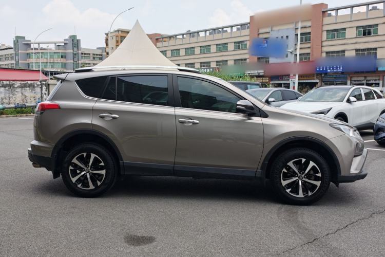 Used Toyota RAV4 2016 2.0L CVT Two-Wheel Drive Fashion Edition China V Standard Exterior 7
