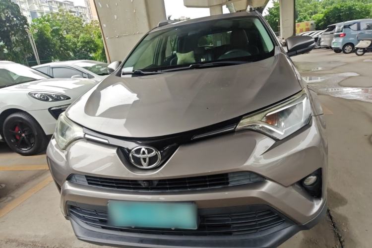 Used Toyota RAV4 2016 2.0L CVT Two-Wheel Drive Fashion Edition China V Standard Front