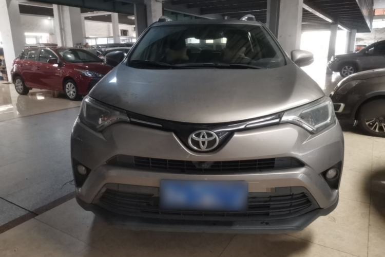 Used Toyota RAV4 2016 2.0L CVT Two-Wheel Drive Fashion Edition China V Standard Front
