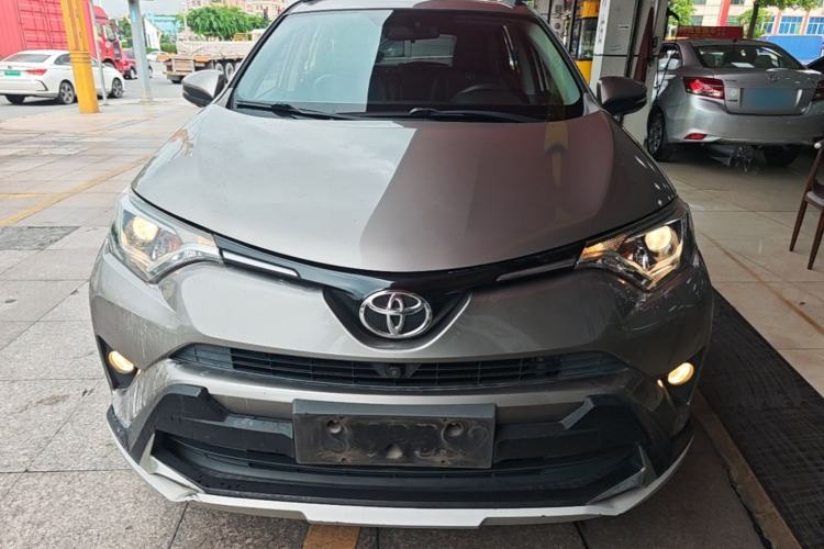 Used Toyota RAV4 2016 2.0L CVT Two-Wheel Drive Fashion Edition China V Standard Front