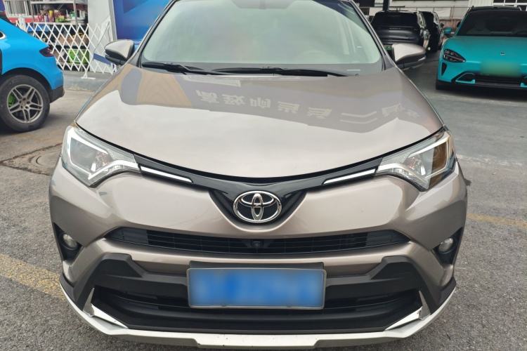 Used Toyota RAV4 2016 2.0L CVT Two-Wheel Drive Fashion Edition China V Standard Front