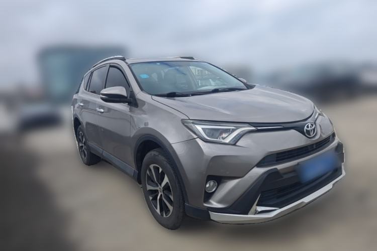 Used Toyota RAV4 2016 2.0L CVT Two-Wheel Drive Smart Edition China V Standard Front Right 45 Deg