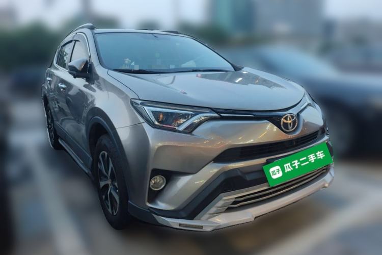 Used Toyota RAV4 2016 2.0L CVT Two-Wheel Drive Smart Edition China V Standard Front Right 45 Deg