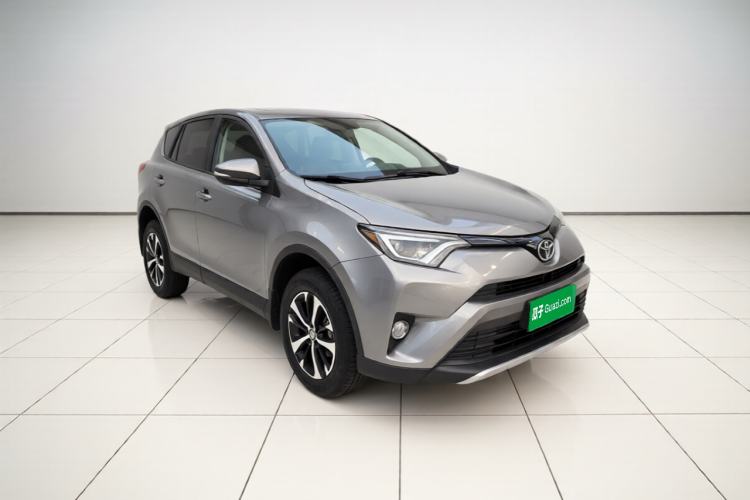 Used Toyota RAV4 2016 2.0L CVT Two-Wheel Drive Smart Edition China V Standard Front Right 45 Deg