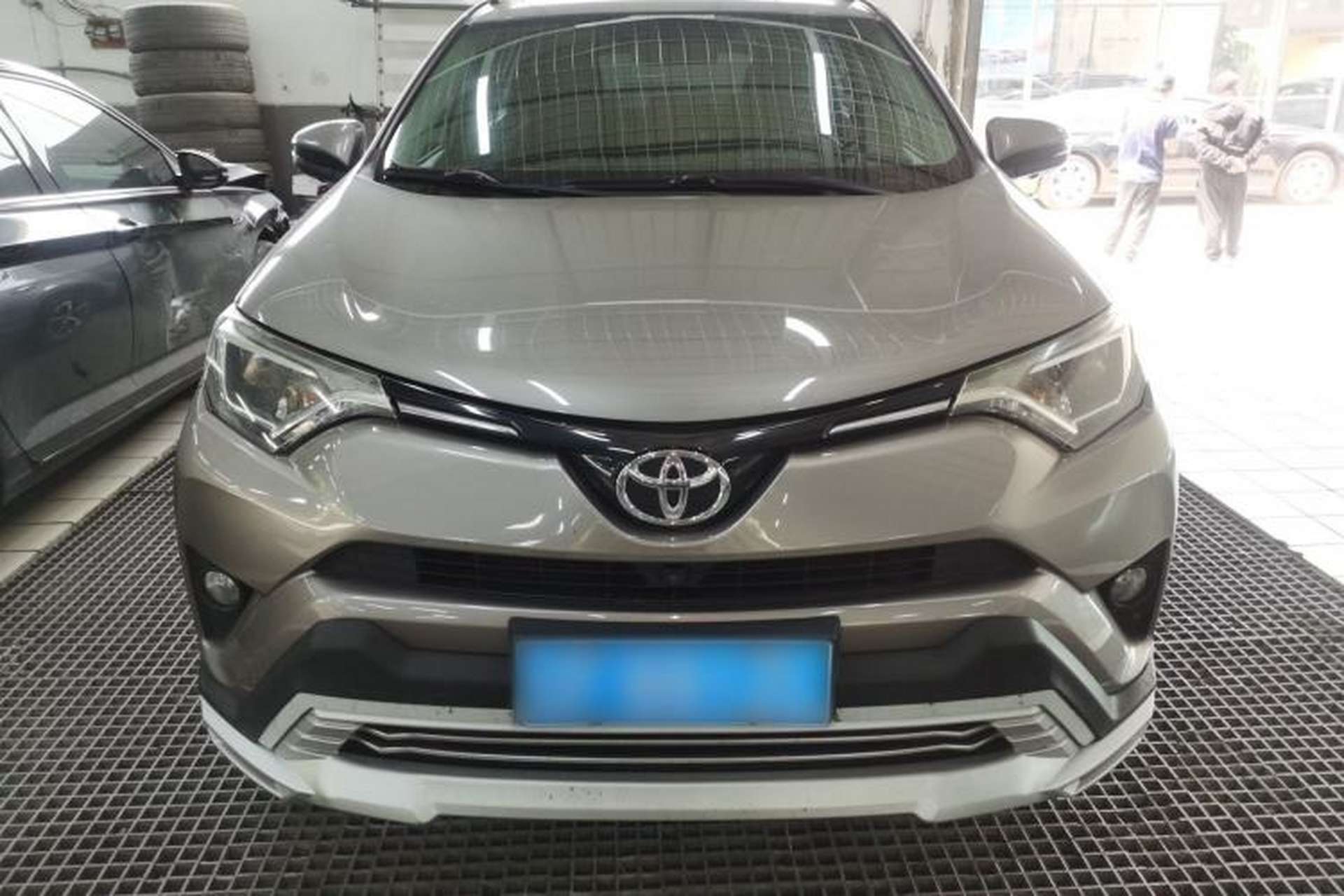 Used Toyota RAV4 2016 2.0L CVT Two-Wheel Drive Fashion Edition China V Standard Front