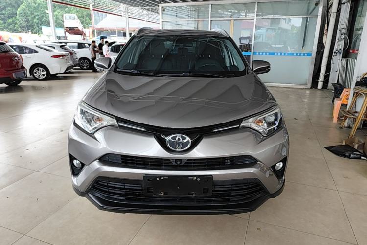 Used Toyota RAV4 2016 2.0L CVT Two-Wheel Drive Fashion Edition China V Standard Front