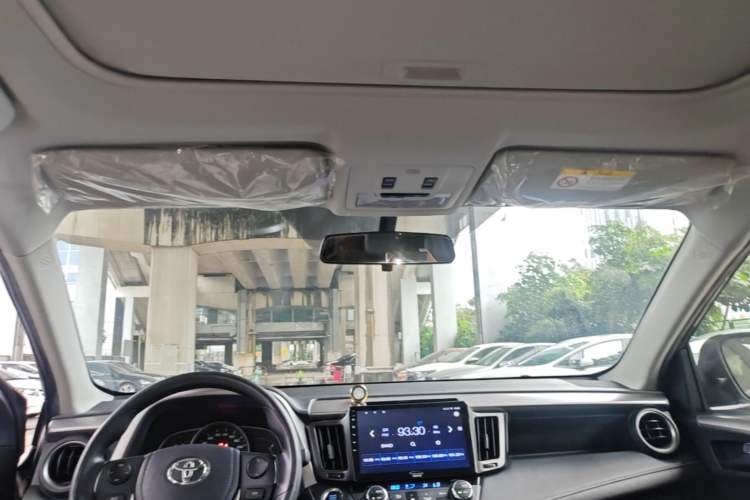 Used Toyota RAV4 2016 2.0L CVT Two-Wheel Drive Fashion Edition China V Standard Headliner