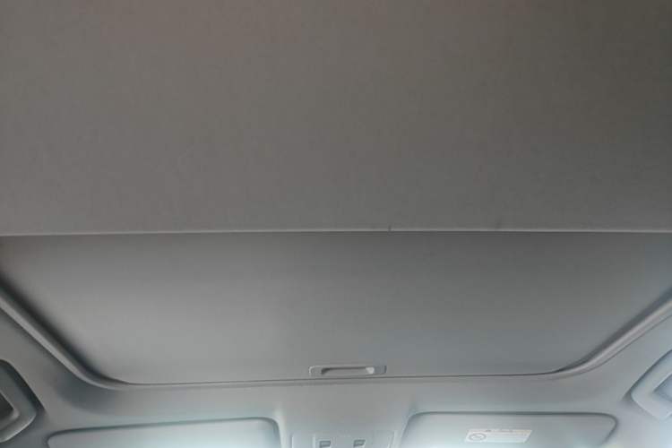 Used Toyota RAV4 2016 2.0L CVT Two-Wheel Drive Fashion Edition China V Standard Headliner