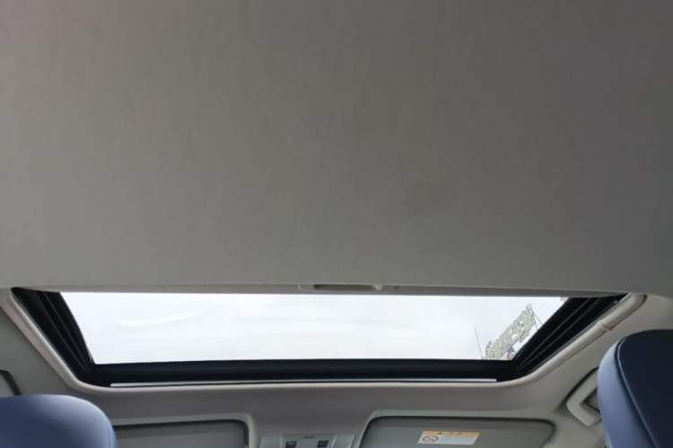 Used Toyota RAV4 2016 2.0L CVT Two-Wheel Drive Fashion Edition China V Standard Headliner