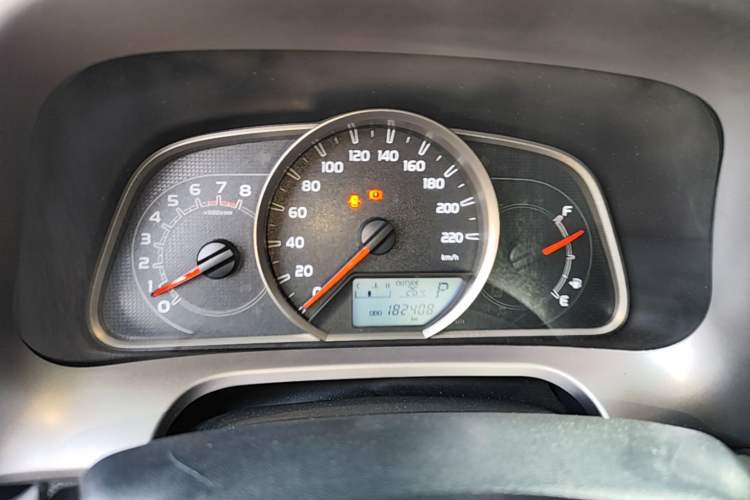 Used Toyota RAV4 2016 2.0L CVT Two-Wheel Drive Fashion Edition China V Standard Instrument Cluster