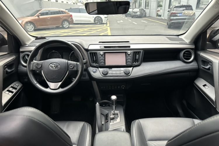 Used Toyota RAV4 2016 2.0L CVT Two-Wheel Drive Smart Edition China V Standard Interior 2