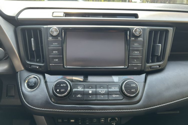 Used Toyota RAV4 2016 2.0L CVT Two-Wheel Drive Smart Edition China V Standard Interior 4