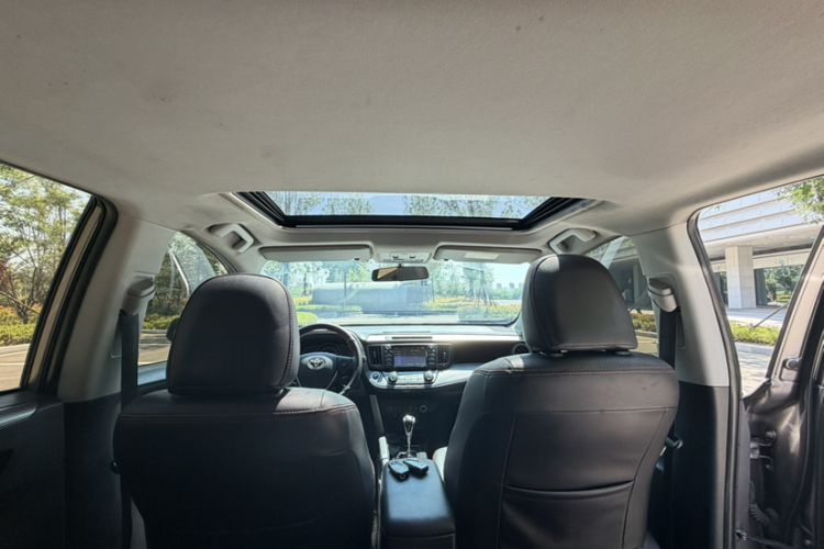 Used Toyota RAV4 2016 2.0L CVT Two-Wheel Drive Fashion Edition China V Standard Interior 6