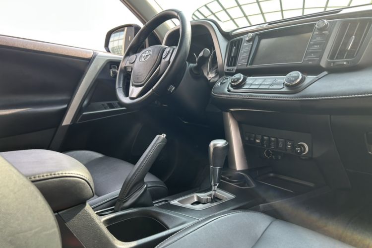 Used Toyota RAV4 2016 2.0L CVT Two-Wheel Drive Smart Edition China V Standard Interior 7