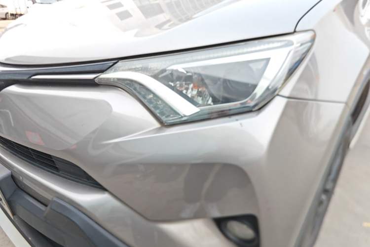 Used Toyota RAV4 2016 2.0L CVT Two-Wheel Drive Fashion Edition China V Standard Left Front Headlight