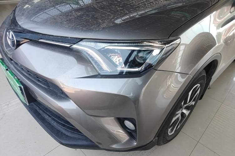 Used Toyota RAV4 2016 2.0L CVT Two-Wheel Drive Fashion Edition China V Standard Left Front Headlight