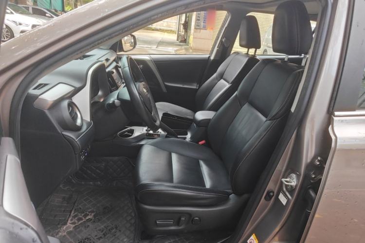 Used Toyota RAV4 2016 2.0L CVT Two-Wheel Drive Smart Edition China V Standard Left Front Seat