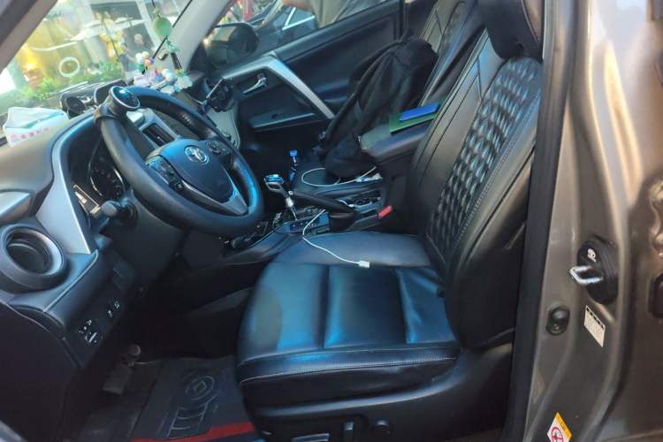 Used Toyota RAV4 2016 2.0L CVT Two-Wheel Drive Smart Edition China V Standard Left Front Seat
