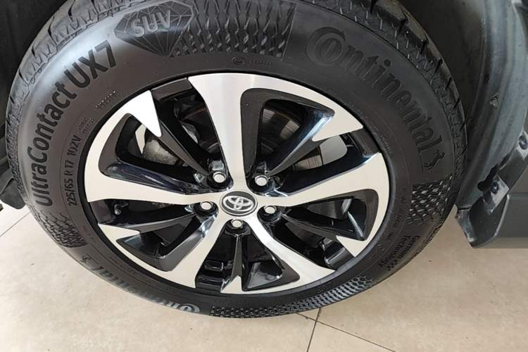 Used Toyota RAV4 2016 2.0L CVT Two-Wheel Drive Fashion Edition China V Standard Left Front Wheel Hub
