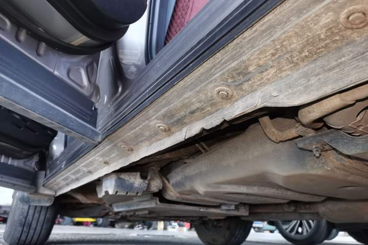 Used Toyota RAV4 2016 2.0L CVT Two-Wheel Drive Fashion Edition China V Standard Left Side Sill