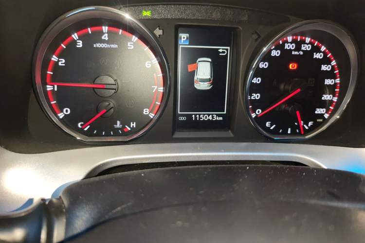 Used Toyota RAV4 2016 2.0L CVT Two-Wheel Drive Smart Edition China V Standard Odometer Close Up