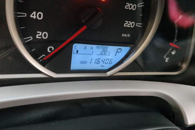 Used Toyota RAV4 2016 2.0L CVT Two-Wheel Drive Fashion Edition China V Standard Odometer Close Up