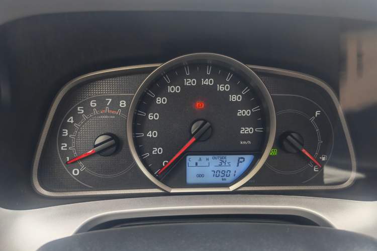 Used Toyota RAV4 2016 2.0L CVT Two-Wheel Drive Fashion Edition China V Standard Odometer Close Up