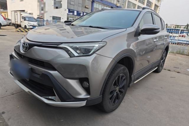 Used Toyota RAV4 2016 2.0L CVT Two-Wheel Drive Fashion Edition China V Standard