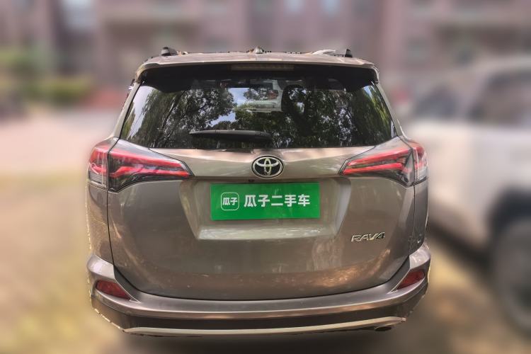 Used Toyota RAV4 2016 2.0L CVT Two-Wheel Drive Smart Edition China V Standard Rear