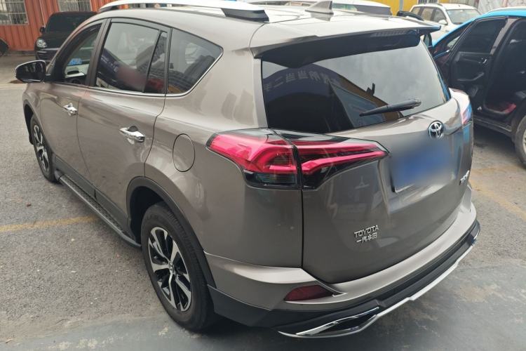 Used Toyota RAV4 2016 2.0L CVT Two-Wheel Drive Fashion Edition China V Standard Rear Left 45 Deg