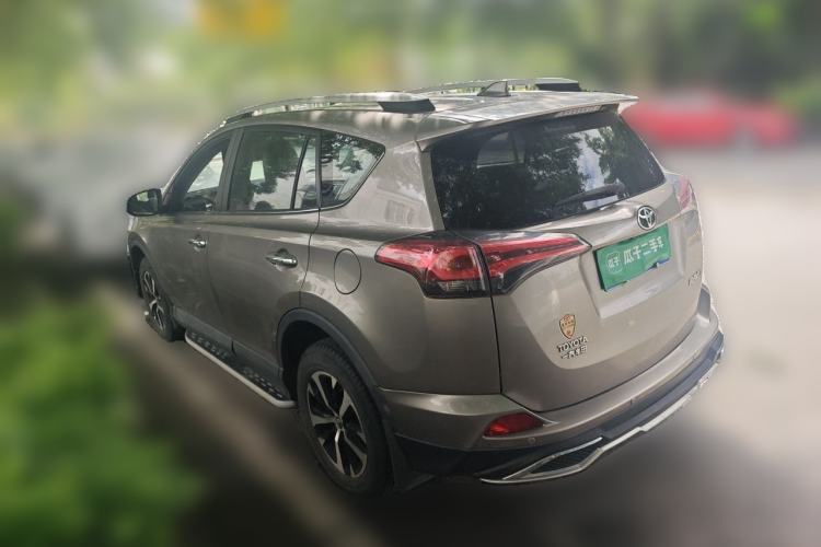 Used Toyota RAV4 2016 2.0L CVT Two-Wheel Drive Fashion Edition China V Standard Rear Left 45 Deg