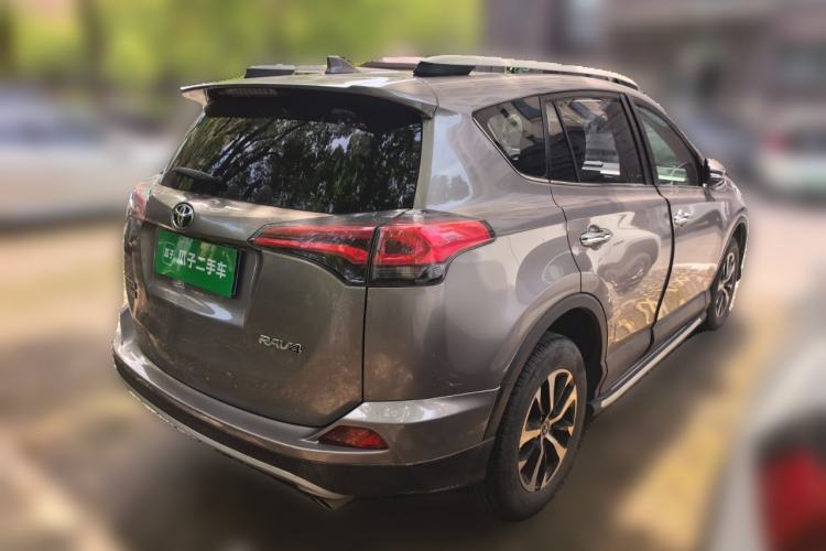 Used Toyota RAV4 2016 2.0L CVT Two-Wheel Drive Smart Edition China V Standard Rear Right 45 Deg