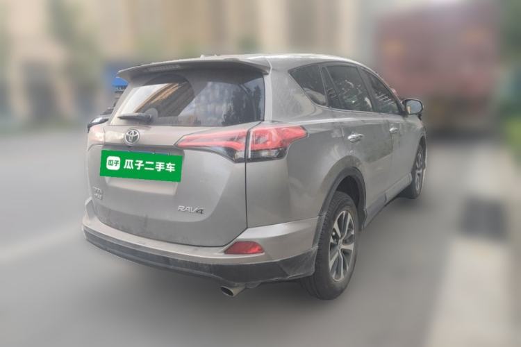 Used Toyota RAV4 2016 2.0L CVT Two-Wheel Drive Fashion Edition China V Standard Rear Right 45 Deg
