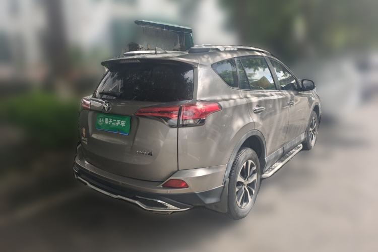 Used Toyota RAV4 2016 2.0L CVT Two-Wheel Drive Fashion Edition China V Standard Rear Right 45 Deg