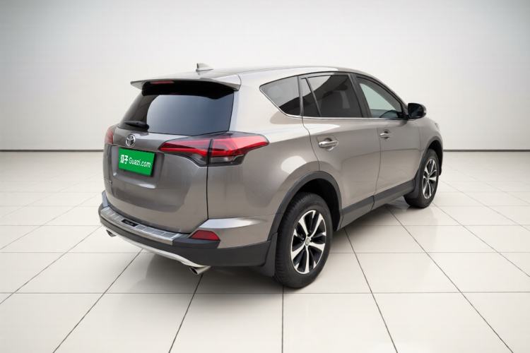 Used Toyota RAV4 2016 2.0L CVT Two-Wheel Drive Smart Edition China V Standard Rear Right 45 Deg