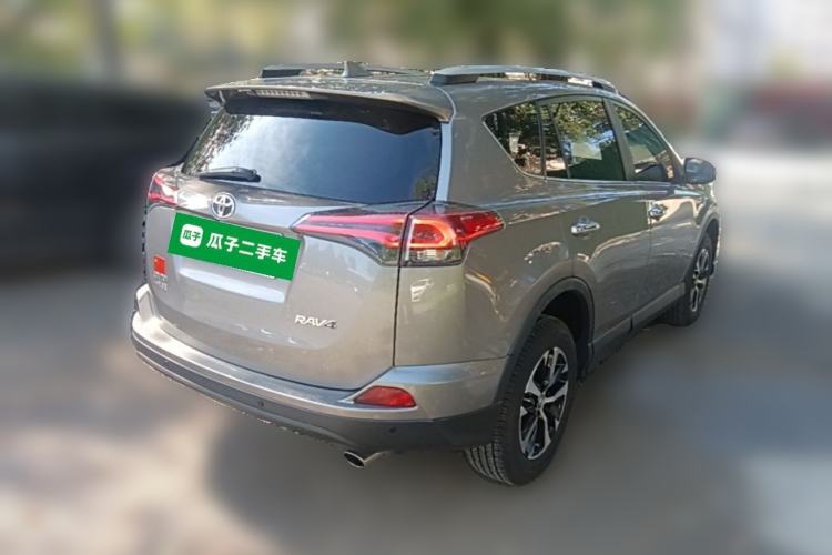 Used Toyota RAV4 2016 2.0L CVT Two-Wheel Drive Fashion Edition China V Standard Rear Right 45 Deg