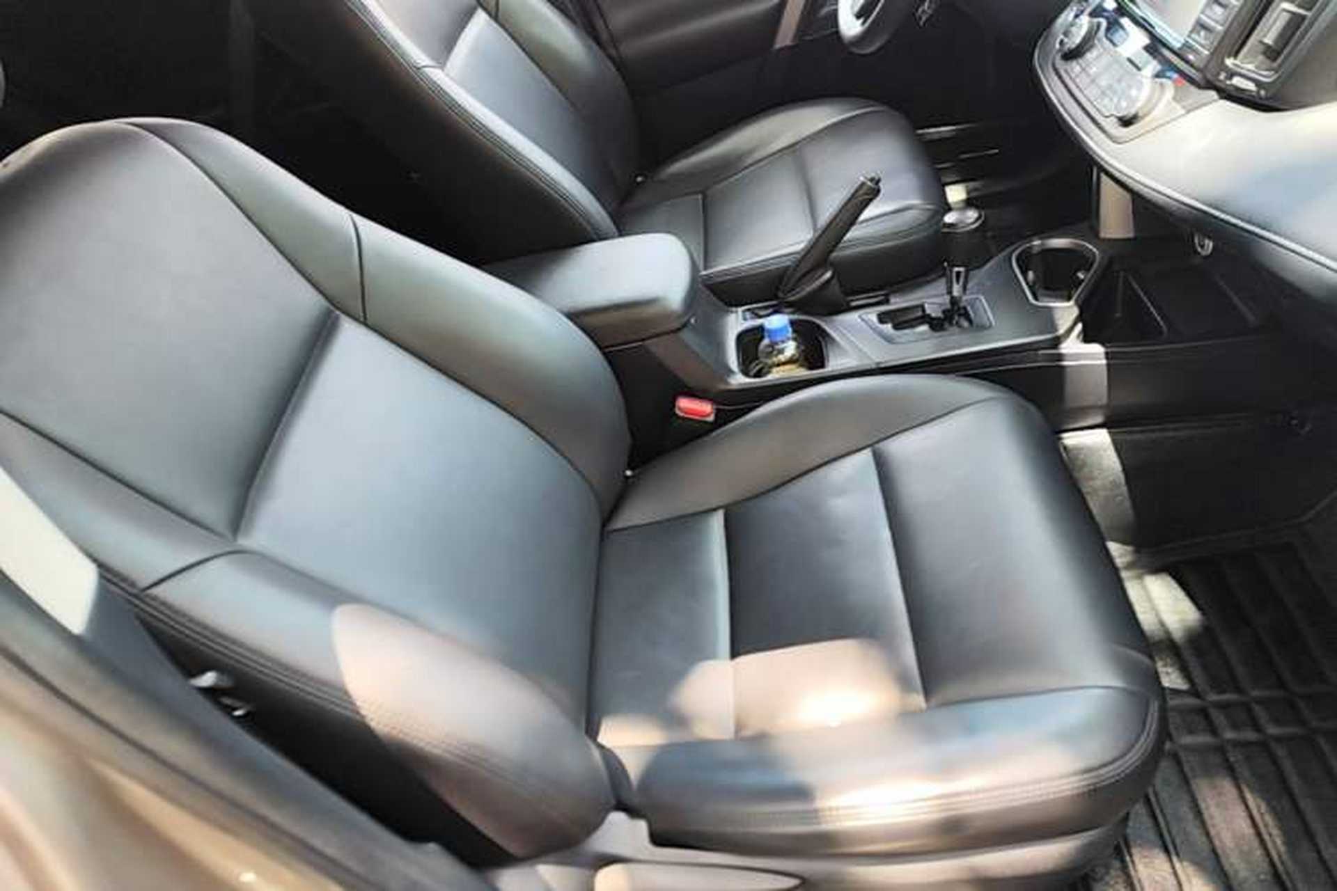 Used Toyota RAV4 2016 2.0L CVT Two-Wheel Drive Fashion Edition China V Standard Right Front Seat