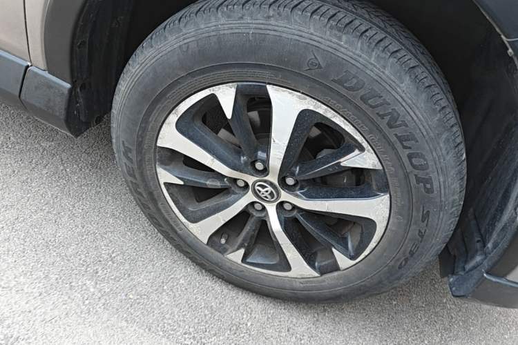 Used Toyota RAV4 2016 2.0L CVT Two-Wheel Drive Comfort Edition China V Standard Right Front Wheel Hub