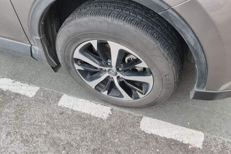 Used Toyota RAV4 2016 2.0L CVT Two-Wheel Drive Fashion Edition China V Standard Right Front Wheel Hub