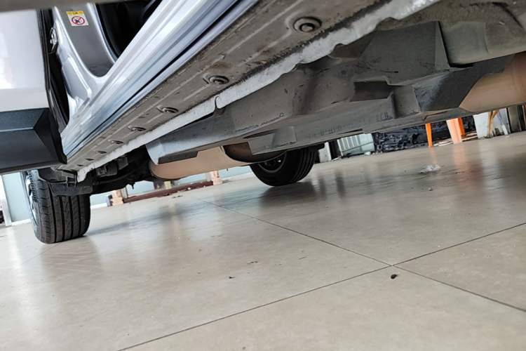 Used Toyota RAV4 2016 2.0L CVT Two-Wheel Drive Fashion Edition China V Standard Right Side Sill