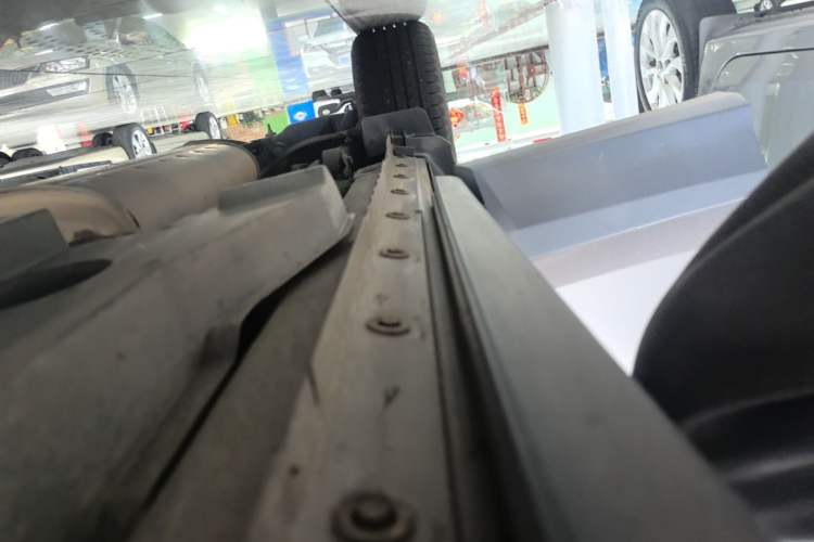 Used Toyota RAV4 2016 2.0L CVT Two-Wheel Drive Fashion Edition China V Standard Right Side Sill