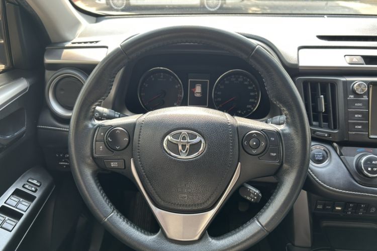 Used Toyota RAV4 2016 2.0L CVT Two-Wheel Drive Smart Edition China V Standard Steering Wheel