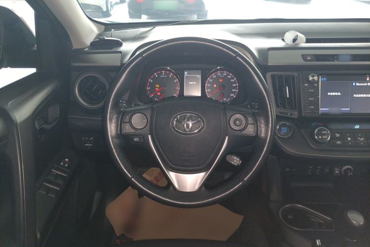 Used Toyota RAV4 2016 2.0L CVT Two-Wheel Drive Smart Edition China V Standard Steering Wheel